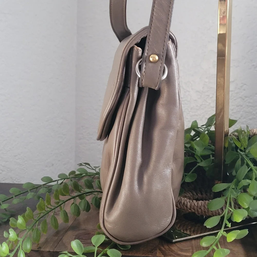 Etienne Aigner elegant taupe crossbody bag - Picture 4 of 11
